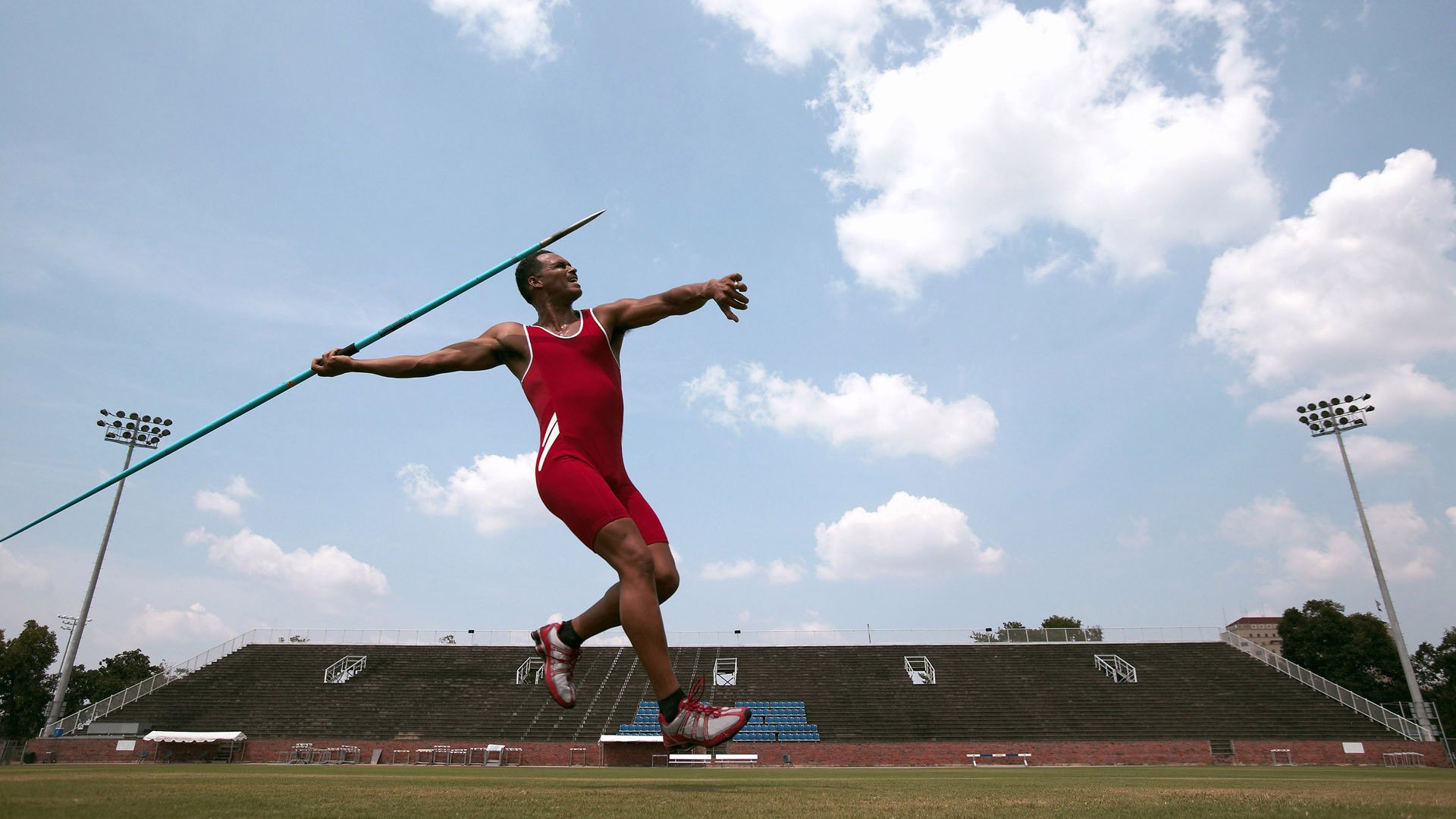 巴西马术协会推出马术运动员职业发展规划,促进人才培养。,巴西马拉松运动员被阻拦路人怎么样了